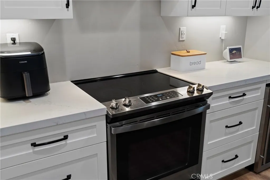 30511 Greenbrook Place, Canyon Lake, California 92587 home-pic-9